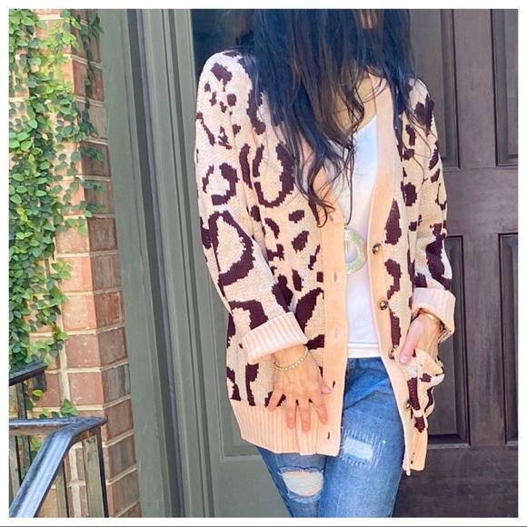 ✨ONE DAY SALE✨LEOPARD CHIC POCKET CARDIGAN - Picture 4 of 6